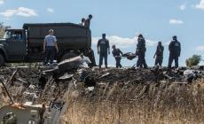 MH17: Possible missile parts found at Ukraine crash site